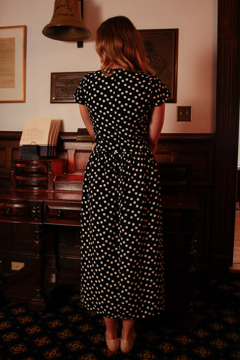 Robe midi volumineuse à pois - Noir